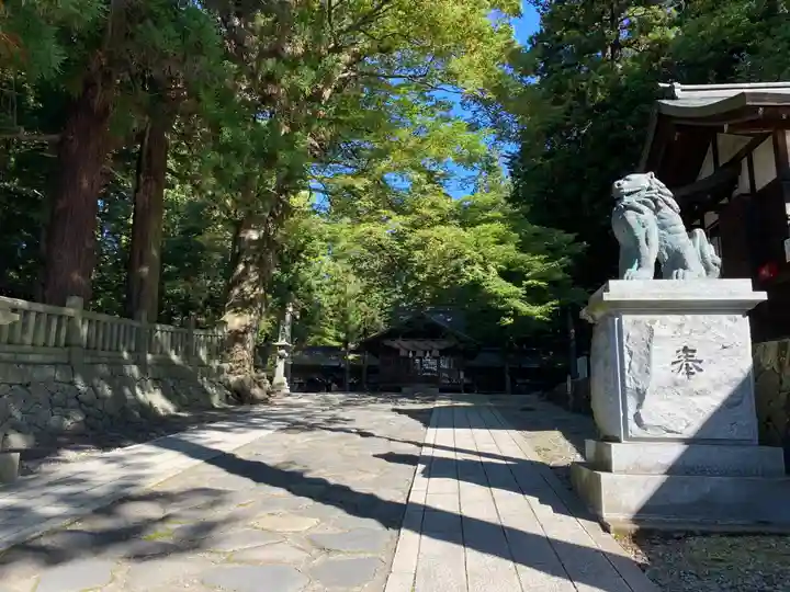 諏訪大社下社春宮の狛犬