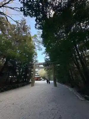 伊勢神宮内宮（皇大神宮）の{uncategorized: "未分類", other: "その他", undefined: "問題あり", building: "その他建物", grave: "お墓", sacred_gate: "鳥居", guardian: "狛犬", statue: "像", buddha: "仏像", history: "歴史", nature: "自然", garden: "庭園", animal: "動物", pagoda: "塔", temizu: "手水舎", mountain_gate: "山門・神門", sanctuary: "本殿・本堂", subordinate: "末社・摂社", art: "芸術", scenery: "景色", jizo: "地蔵", ema: "絵馬", goshuin: "御朱印", omikuji: "おみくじ", items: "授与品その他", amulet: "お守り", goshuincho: "御朱印帳", eats: "食事", festival: "お祭り", votive_dance: "神楽", shichigosan: "七五三参", wedding: "結婚式", experience: "体験その他", initially: "初詣", around: "周辺", anti_infection: "感染症対策"}