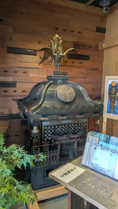 前橋東照宮の{uncategorized: "未分類", other: "その他", undefined: "問題あり", building: "その他建物", grave: "お墓", sacred_gate: "鳥居", guardian: "狛犬", statue: "像", buddha: "仏像", history: "歴史", nature: "自然", garden: "庭園", animal: "動物", pagoda: "塔", temizu: "手水舎", mountain_gate: "山門・神門", sanctuary: "本殿・本堂", subordinate: "末社・摂社", art: "芸術", scenery: "景色", jizo: "地蔵", ema: "絵馬", goshuin: "御朱印", omikuji: "おみくじ", items: "授与品その他", amulet: "お守り", goshuincho: "御朱印帳", eats: "食事", festival: "お祭り", votive_dance: "神楽", shichigosan: "七五三参", wedding: "結婚式", experience: "体験その他", initially: "初詣", around: "周辺", anti_infection: "感染症対策"}