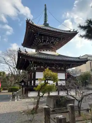 本法寺の{uncategorized: "未分類", other: "その他", undefined: "問題あり", building: "その他建物", grave: "お墓", sacred_gate: "鳥居", guardian: "狛犬", statue: "像", buddha: "仏像", history: "歴史", nature: "自然", garden: "庭園", animal: "動物", pagoda: "塔", temizu: "手水舎", mountain_gate: "山門・神門", sanctuary: "本殿・本堂", subordinate: "末社・摂社", art: "芸術", scenery: "景色", jizo: "地蔵", ema: "絵馬", goshuin: "御朱印", omikuji: "おみくじ", items: "授与品その他", amulet: "お守り", goshuincho: "御朱印帳", eats: "食事", festival: "お祭り", votive_dance: "神楽", shichigosan: "七五三参", wedding: "結婚式", experience: "体験その他", initially: "初詣", around: "周辺", anti_infection: "感染症対策"}