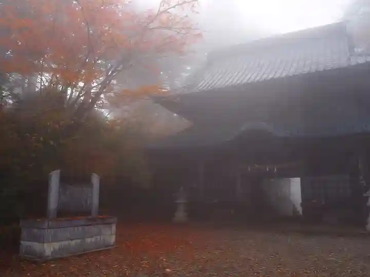 七面山敬慎院の山門・神門