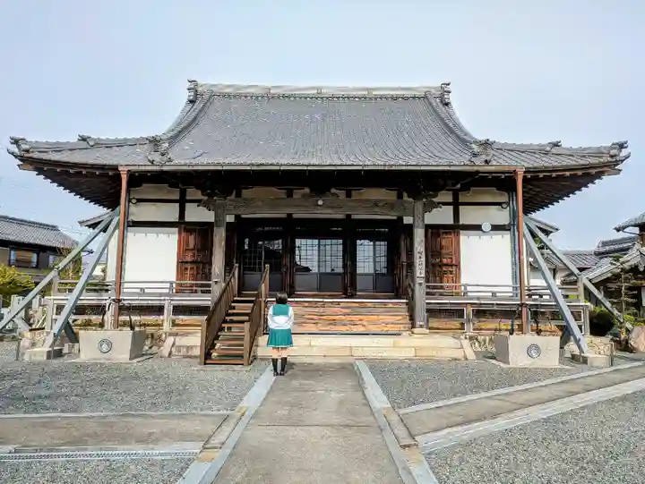 明法寺の本殿・本堂