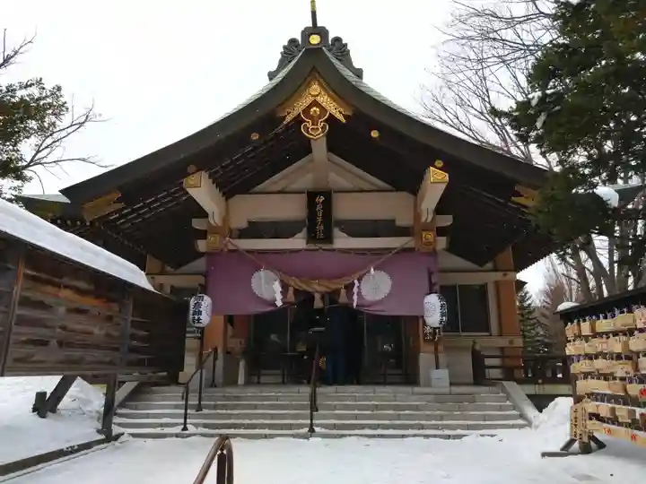 彌彦神社 (伊夜日子神社)の本殿・本堂
