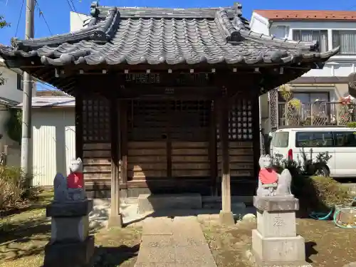 高松柳稲荷神社の{uncategorized: "未分類", other: "その他", undefined: "問題あり", building: "その他建物", grave: "お墓", sacred_gate: "鳥居", guardian: "狛犬", statue: "像", buddha: "仏像", history: "歴史", nature: "自然", garden: "庭園", animal: "動物", pagoda: "塔", temizu: "手水舎", mountain_gate: "山門・神門", sanctuary: "本殿・本堂", subordinate: "末社・摂社", art: "芸術", scenery: "景色", jizo: "地蔵", ema: "絵馬", goshuin: "御朱印", omikuji: "おみくじ", items: "授与品その他", amulet: "お守り", goshuincho: "御朱印帳", eats: "食事", festival: "お祭り", votive_dance: "神楽", shichigosan: "七五三参", wedding: "結婚式", experience: "体験その他", initially: "初詣", around: "周辺", anti_infection: "感染症対策"}