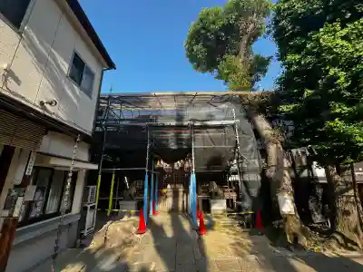 安倍晴明神社（阿倍王子神社境外末社）の{uncategorized: "未分類", other: "その他", undefined: "問題あり", building: "その他建物", grave: "お墓", sacred_gate: "鳥居", guardian: "狛犬", statue: "像", buddha: "仏像", history: "歴史", nature: "自然", garden: "庭園", animal: "動物", pagoda: "塔", temizu: "手水舎", mountain_gate: "山門・神門", sanctuary: "本殿・本堂", subordinate: "末社・摂社", art: "芸術", scenery: "景色", jizo: "地蔵", ema: "絵馬", goshuin: "御朱印", omikuji: "おみくじ", items: "授与品その他", amulet: "お守り", goshuincho: "御朱印帳", eats: "食事", festival: "お祭り", votive_dance: "神楽", shichigosan: "七五三参", wedding: "結婚式", experience: "体験その他", initially: "初詣", around: "周辺", anti_infection: "感染症対策"}