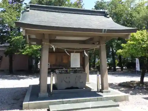 新川神社の手水舎