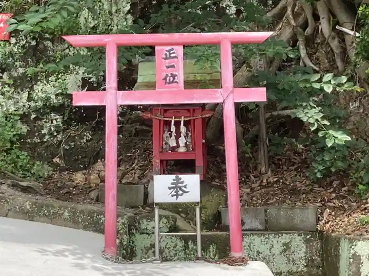 湊三嶋大明神社の末社・摂社