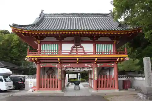 霊山寺の山門