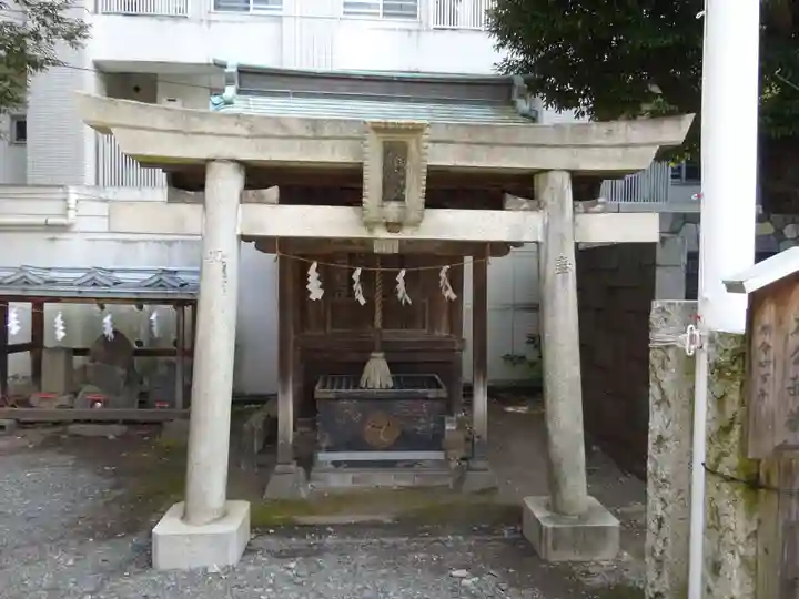 東神奈川熊野神社の末社・摂社