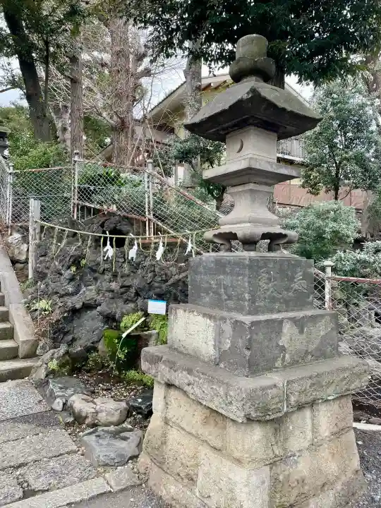 中目黒八幡神社の{uncategorized: "未分類", other: "その他", undefined: "問題あり", building: "その他建物", grave: "お墓", sacred_gate: "鳥居", guardian: "狛犬", statue: "像", buddha: "仏像", history: "歴史", nature: "自然", garden: "庭園", animal: "動物", pagoda: "塔", temizu: "手水舎", mountain_gate: "山門・神門", sanctuary: "本殿・本堂", subordinate: "末社・摂社", art: "芸術", scenery: "景色", jizo: "地蔵", ema: "絵馬", goshuin: "御朱印", omikuji: "おみくじ", items: "授与品その他", amulet: "お守り", goshuincho: "御朱印帳", eats: "食事", festival: "お祭り", votive_dance: "神楽", shichigosan: "七五三参", wedding: "結婚式", experience: "体験その他", initially: "初詣", around: "周辺", anti_infection: "感染症対策"}