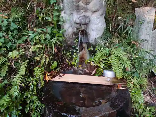 磯山弁財天の手水舎