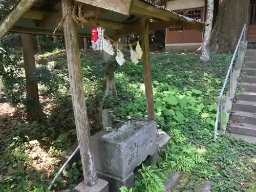 下立松原神社の手水舎