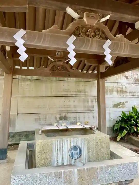 下田八幡神社の{uncategorized: "未分類", other: "その他", undefined: "問題あり", building: "その他建物", grave: "お墓", sacred_gate: "鳥居", guardian: "狛犬", statue: "像", buddha: "仏像", history: "歴史", nature: "自然", garden: "庭園", animal: "動物", pagoda: "塔", temizu: "手水舎", mountain_gate: "山門・神門", sanctuary: "本殿・本堂", subordinate: "末社・摂社", art: "芸術", scenery: "景色", jizo: "地蔵", ema: "絵馬", goshuin: "御朱印", omikuji: "おみくじ", items: "授与品その他", amulet: "お守り", goshuincho: "御朱印帳", eats: "食事", festival: "お祭り", votive_dance: "神楽", shichigosan: "七五三参", wedding: "結婚式", experience: "体験その他", initially: "初詣", around: "周辺", anti_infection: "感染症対策"}