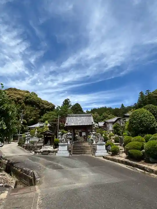 龍源院の{uncategorized: "未分類", other: "その他", undefined: "問題あり", building: "その他建物", grave: "お墓", sacred_gate: "鳥居", guardian: "狛犬", statue: "像", buddha: "仏像", history: "歴史", nature: "自然", garden: "庭園", animal: "動物", pagoda: "塔", temizu: "手水舎", mountain_gate: "山門・神門", sanctuary: "本殿・本堂", subordinate: "末社・摂社", art: "芸術", scenery: "景色", jizo: "地蔵", ema: "絵馬", goshuin: "御朱印", omikuji: "おみくじ", items: "授与品その他", amulet: "お守り", goshuincho: "御朱印帳", eats: "食事", festival: "お祭り", votive_dance: "神楽", shichigosan: "七五三参", wedding: "結婚式", experience: "体験その他", initially: "初詣", around: "周辺", anti_infection: "感染症対策"}