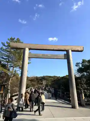 伊勢神宮内宮（皇大神宮）の{uncategorized: "未分類", other: "その他", undefined: "問題あり", building: "その他建物", grave: "お墓", sacred_gate: "鳥居", guardian: "狛犬", statue: "像", buddha: "仏像", history: "歴史", nature: "自然", garden: "庭園", animal: "動物", pagoda: "塔", temizu: "手水舎", mountain_gate: "山門・神門", sanctuary: "本殿・本堂", subordinate: "末社・摂社", art: "芸術", scenery: "景色", jizo: "地蔵", ema: "絵馬", goshuin: "御朱印", omikuji: "おみくじ", items: "授与品その他", amulet: "お守り", goshuincho: "御朱印帳", eats: "食事", festival: "お祭り", votive_dance: "神楽", shichigosan: "七五三参", wedding: "結婚式", experience: "体験その他", initially: "初詣", around: "周辺", anti_infection: "感染症対策"}