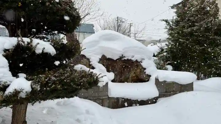 一本栗地主神社の{uncategorized: "未分類", other: "その他", undefined: "問題あり", building: "その他建物", grave: "お墓", sacred_gate: "鳥居", guardian: "狛犬", statue: "像", buddha: "仏像", history: "歴史", nature: "自然", garden: "庭園", animal: "動物", pagoda: "塔", temizu: "手水舎", mountain_gate: "山門・神門", sanctuary: "本殿・本堂", subordinate: "末社・摂社", art: "芸術", scenery: "景色", jizo: "地蔵", ema: "絵馬", goshuin: "御朱印", omikuji: "おみくじ", items: "授与品その他", amulet: "お守り", goshuincho: "御朱印帳", eats: "食事", festival: "お祭り", votive_dance: "神楽", shichigosan: "七五三参", wedding: "結婚式", experience: "体験その他", initially: "初詣", around: "周辺", anti_infection: "感染症対策"}