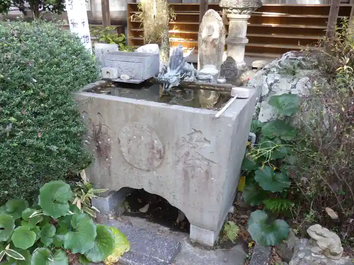蓮華寺の手水舎