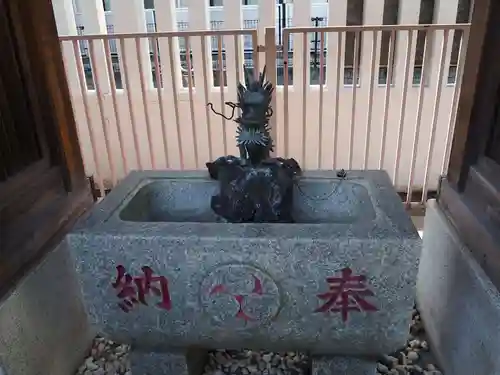 堀之内三輪神社の手水舎