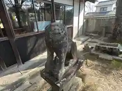 天満神社本殿の狛犬