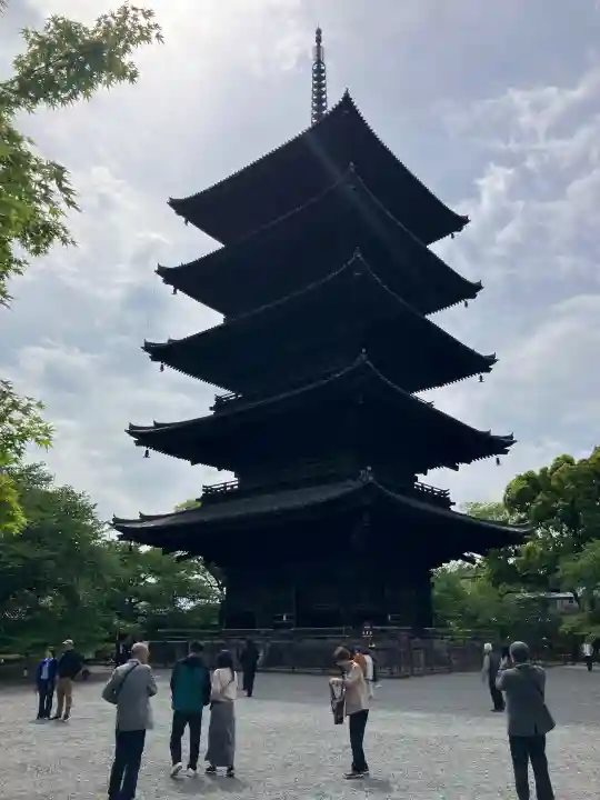 東寺(教王護国寺)の{uncategorized: "未分類", other: "その他", undefined: "問題あり", building: "その他建物", grave: "お墓", sacred_gate: "鳥居", guardian: "狛犬", statue: "像", buddha: "仏像", history: "歴史", nature: "自然", garden: "庭園", animal: "動物", pagoda: "塔", temizu: "手水舎", mountain_gate: "山門・神門", sanctuary: "本殿・本堂", subordinate: "末社・摂社", art: "芸術", scenery: "景色", jizo: "地蔵", ema: "絵馬", goshuin: "御朱印", omikuji: "おみくじ", items: "授与品その他", amulet: "お守り", goshuincho: "御朱印帳", eats: "食事", festival: "お祭り", votive_dance: "神楽", shichigosan: "七五三参", wedding: "結婚式", experience: "体験その他", initially: "初詣", around: "周辺", anti_infection: "感染症対策"}
