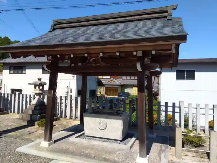 稲荷神社の手水舎