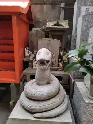 豊受稲荷本宮の像