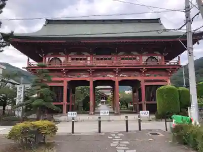 甲斐善光寺の山門・神門