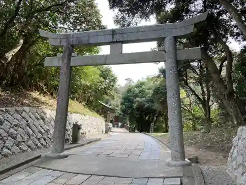 白兎神社の{uncategorized: "未分類", other: "その他", undefined: "問題あり", building: "その他建物", grave: "お墓", sacred_gate: "鳥居", guardian: "狛犬", statue: "像", buddha: "仏像", history: "歴史", nature: "自然", garden: "庭園", animal: "動物", pagoda: "塔", temizu: "手水舎", mountain_gate: "山門・神門", sanctuary: "本殿・本堂", subordinate: "末社・摂社", art: "芸術", scenery: "景色", jizo: "地蔵", ema: "絵馬", goshuin: "御朱印", omikuji: "おみくじ", items: "授与品その他", amulet: "お守り", goshuincho: "御朱印帳", eats: "食事", festival: "お祭り", votive_dance: "神楽", shichigosan: "七五三参", wedding: "結婚式", experience: "体験その他", initially: "初詣", around: "周辺", anti_infection: "感染症対策"}