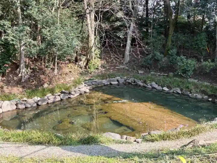 鷲宮神社の{uncategorized: "未分類", other: "その他", undefined: "問題あり", building: "その他建物", grave: "お墓", sacred_gate: "鳥居", guardian: "狛犬", statue: "像", buddha: "仏像", history: "歴史", nature: "自然", garden: "庭園", animal: "動物", pagoda: "塔", temizu: "手水舎", mountain_gate: "山門・神門", sanctuary: "本殿・本堂", subordinate: "末社・摂社", art: "芸術", scenery: "景色", jizo: "地蔵", ema: "絵馬", goshuin: "御朱印", omikuji: "おみくじ", items: "授与品その他", amulet: "お守り", goshuincho: "御朱印帳", eats: "食事", festival: "お祭り", votive_dance: "神楽", shichigosan: "七五三参", wedding: "結婚式", experience: "体験その他", initially: "初詣", around: "周辺", anti_infection: "感染症対策"}