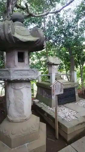 検見川神社の末社