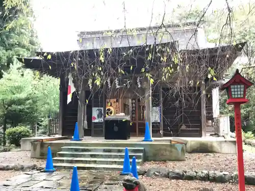 亀岡八幡宮の本殿