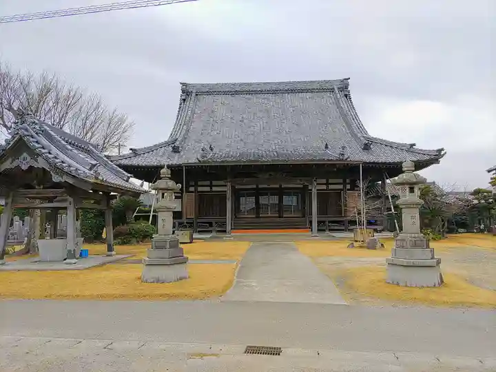 長因寺の本殿・本堂