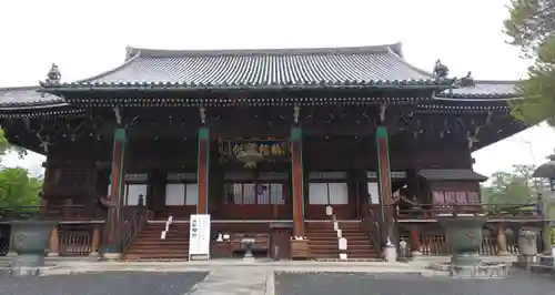 清凉寺の本殿・本堂