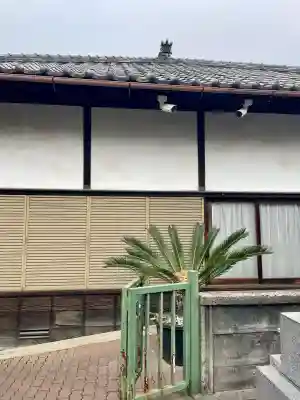 長久寺の{uncategorized: "未分類", other: "その他", undefined: "問題あり", building: "その他建物", grave: "お墓", sacred_gate: "鳥居", guardian: "狛犬", statue: "像", buddha: "仏像", history: "歴史", nature: "自然", garden: "庭園", animal: "動物", pagoda: "塔", temizu: "手水舎", mountain_gate: "山門・神門", sanctuary: "本殿・本堂", subordinate: "末社・摂社", art: "芸術", scenery: "景色", jizo: "地蔵", ema: "絵馬", goshuin: "御朱印", omikuji: "おみくじ", items: "授与品その他", amulet: "お守り", goshuincho: "御朱印帳", eats: "食事", festival: "お祭り", votive_dance: "神楽", shichigosan: "七五三参", wedding: "結婚式", experience: "体験その他", initially: "初詣", around: "周辺", anti_infection: "感染症対策"}