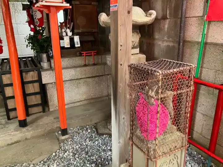 戸越伏見稲荷神社の{uncategorized: "未分類", other: "その他", undefined: "問題あり", building: "その他建物", grave: "お墓", sacred_gate: "鳥居", guardian: "狛犬", statue: "像", buddha: "仏像", history: "歴史", nature: "自然", garden: "庭園", animal: "動物", pagoda: "塔", temizu: "手水舎", mountain_gate: "山門・神門", sanctuary: "本殿・本堂", subordinate: "末社・摂社", art: "芸術", scenery: "景色", jizo: "地蔵", ema: "絵馬", goshuin: "御朱印", omikuji: "おみくじ", items: "授与品その他", amulet: "お守り", goshuincho: "御朱印帳", eats: "食事", festival: "お祭り", votive_dance: "神楽", shichigosan: "七五三参", wedding: "結婚式", experience: "体験その他", initially: "初詣", around: "周辺", anti_infection: "感染症対策"}