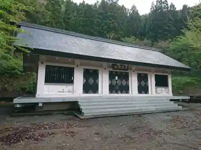 総社穴馬神社の本殿・本堂