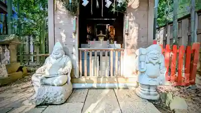 道野辺八幡宮の像