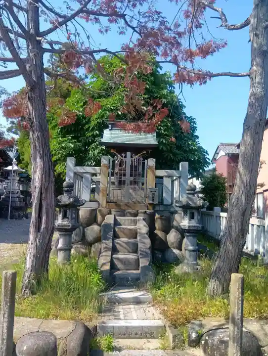 生島神社の{uncategorized: "未分類", other: "その他", undefined: "問題あり", building: "その他建物", grave: "お墓", sacred_gate: "鳥居", guardian: "狛犬", statue: "像", buddha: "仏像", history: "歴史", nature: "自然", garden: "庭園", animal: "動物", pagoda: "塔", temizu: "手水舎", mountain_gate: "山門・神門", sanctuary: "本殿・本堂", subordinate: "末社・摂社", art: "芸術", scenery: "景色", jizo: "地蔵", ema: "絵馬", goshuin: "御朱印", omikuji: "おみくじ", items: "授与品その他", amulet: "お守り", goshuincho: "御朱印帳", eats: "食事", festival: "お祭り", votive_dance: "神楽", shichigosan: "七五三参", wedding: "結婚式", experience: "体験その他", initially: "初詣", around: "周辺", anti_infection: "感染症対策"}