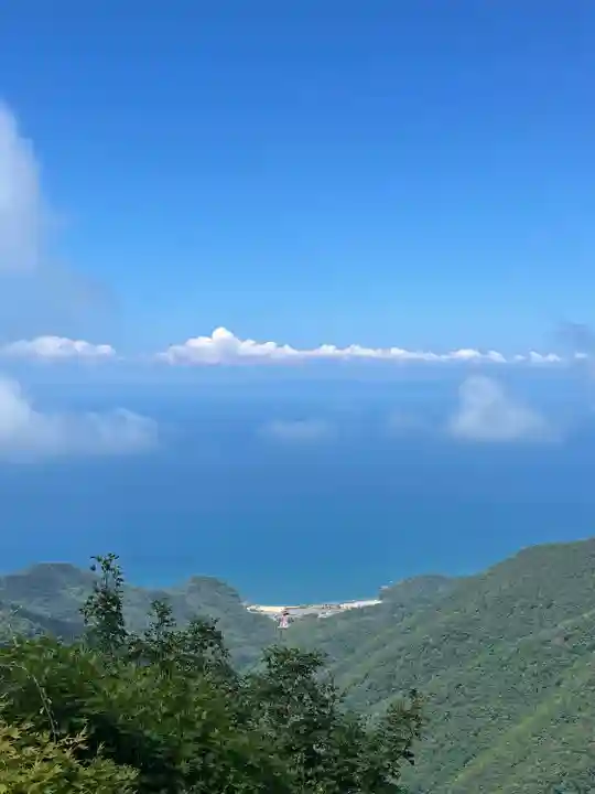 彌彦神社奥宮(御神廟)(新潟県)