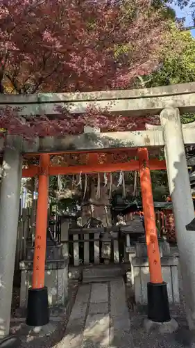満足稲荷神社の鳥居