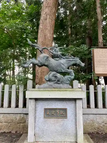 野々宮神社の像