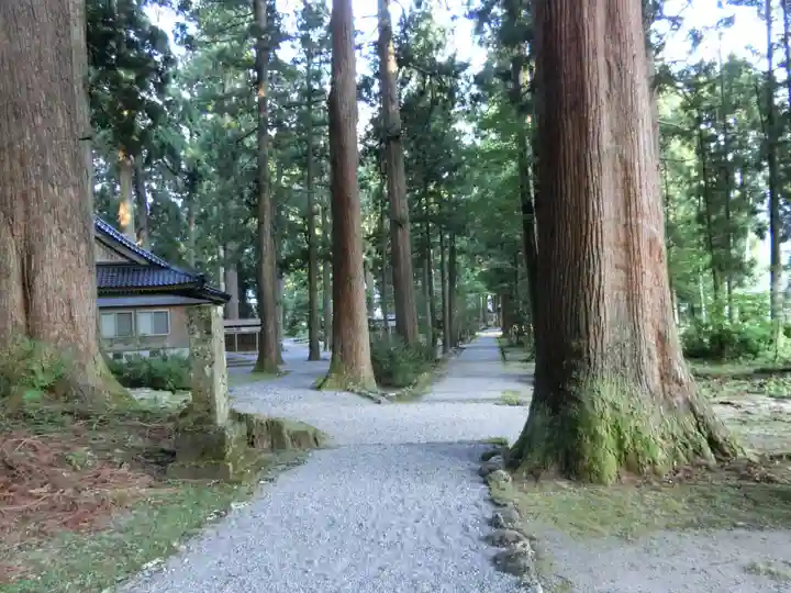 雄山神社中宮祈願殿のその他建物
