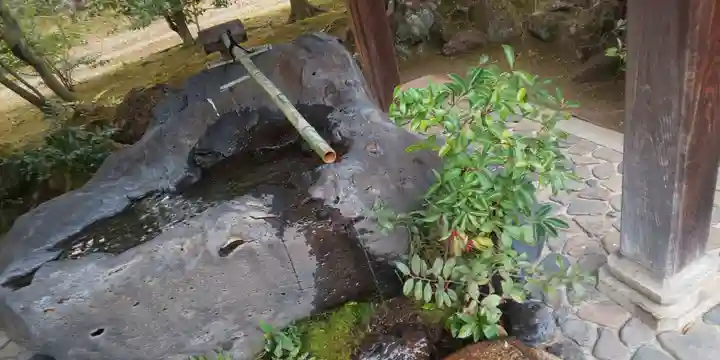 敷地神社(わら天神宮)の手水舎