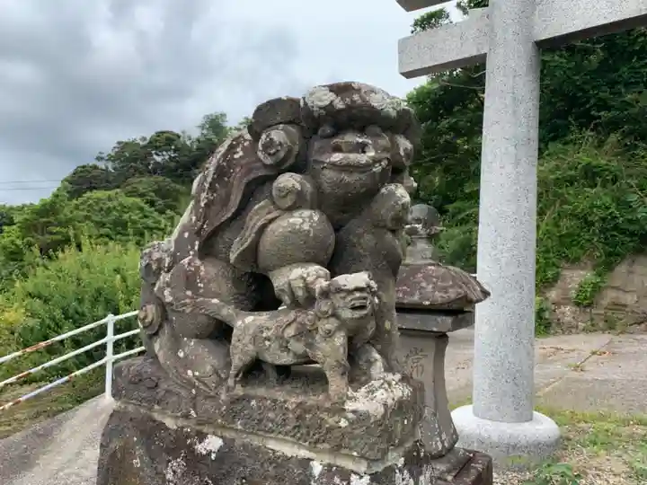 八幡神社の狛犬