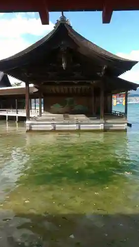 厳島神社の本殿