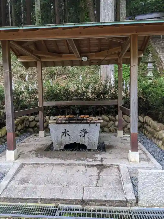根道神社の手水舎