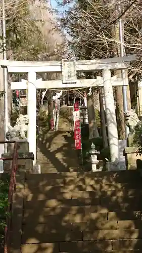 弥生神社の鳥居