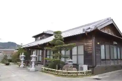 西林寺の本殿・本堂