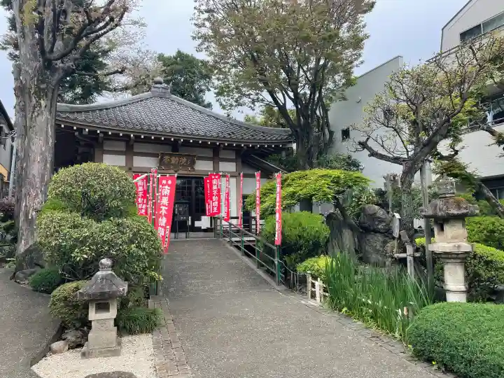 東光寺別院桜ヶ池不動院の{uncategorized: "未分類", other: "その他", undefined: "問題あり", building: "その他建物", grave: "お墓", sacred_gate: "鳥居", guardian: "狛犬", statue: "像", buddha: "仏像", history: "歴史", nature: "自然", garden: "庭園", animal: "動物", pagoda: "塔", temizu: "手水舎", mountain_gate: "山門・神門", sanctuary: "本殿・本堂", subordinate: "末社・摂社", art: "芸術", scenery: "景色", jizo: "地蔵", ema: "絵馬", goshuin: "御朱印", omikuji: "おみくじ", items: "授与品その他", amulet: "お守り", goshuincho: "御朱印帳", eats: "食事", festival: "お祭り", votive_dance: "神楽", shichigosan: "七五三参", wedding: "結婚式", experience: "体験その他", initially: "初詣", around: "周辺", anti_infection: "感染症対策"}