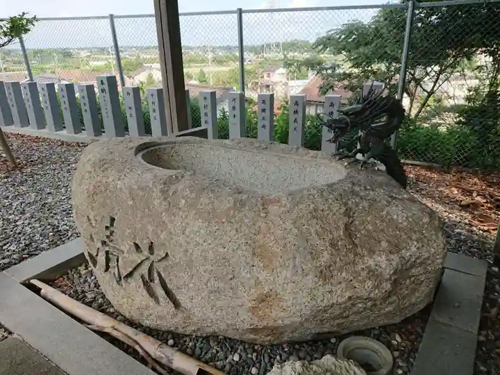 八柱神社の手水舎